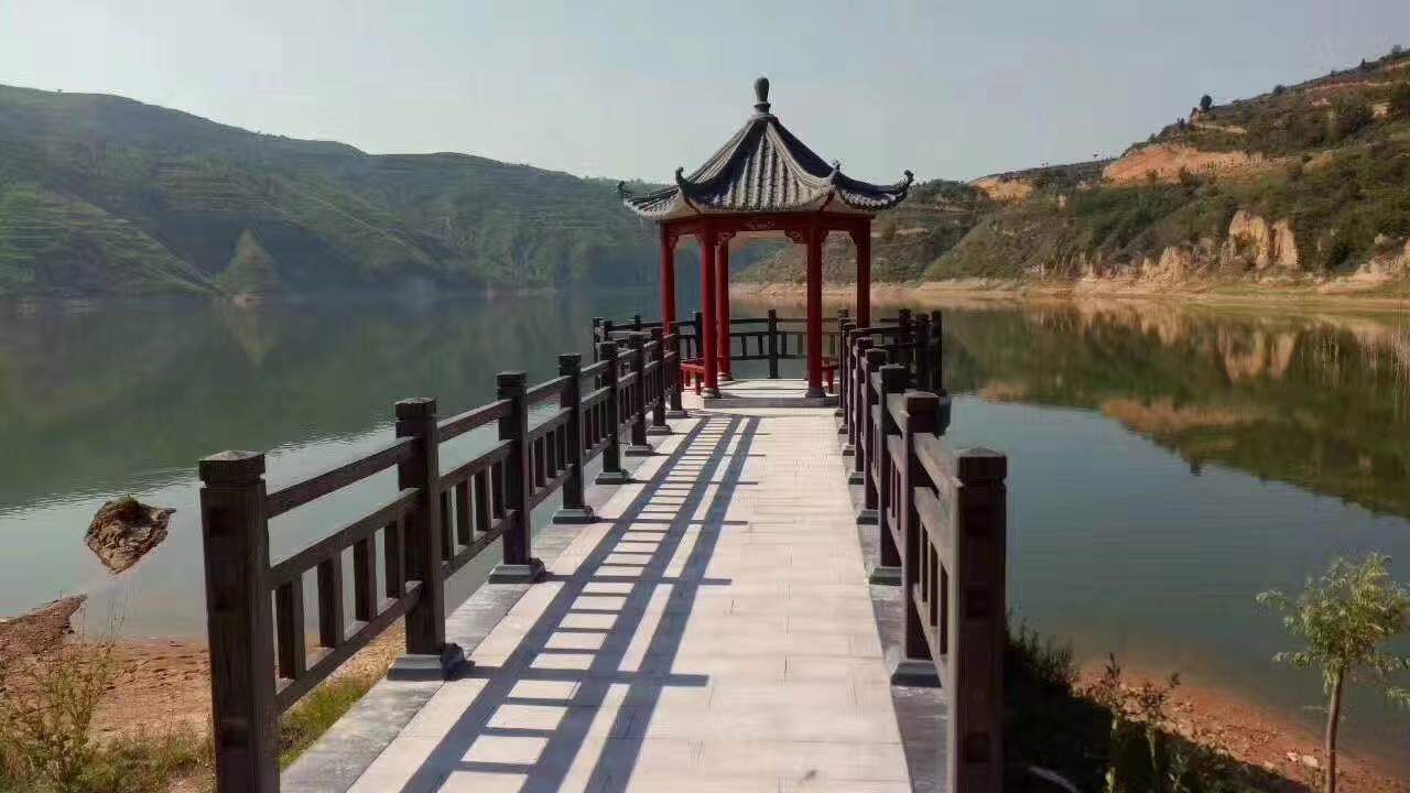 仿木水泥廊架成為獨特的裝飾作用！